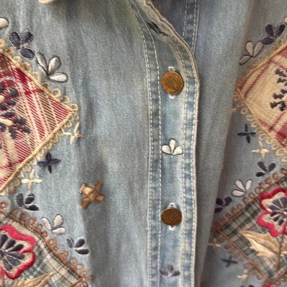Vintage JouJou Women Denim Button Down Shirt Americana Embroidery - Picture 2 of 6
